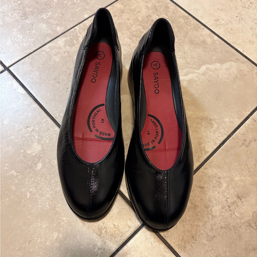 SAYDO SONIA BLACK PLUSH SLIP-ON SHOE (WOMEN'S) Size 41(US10.5) - Picture 1 of 7